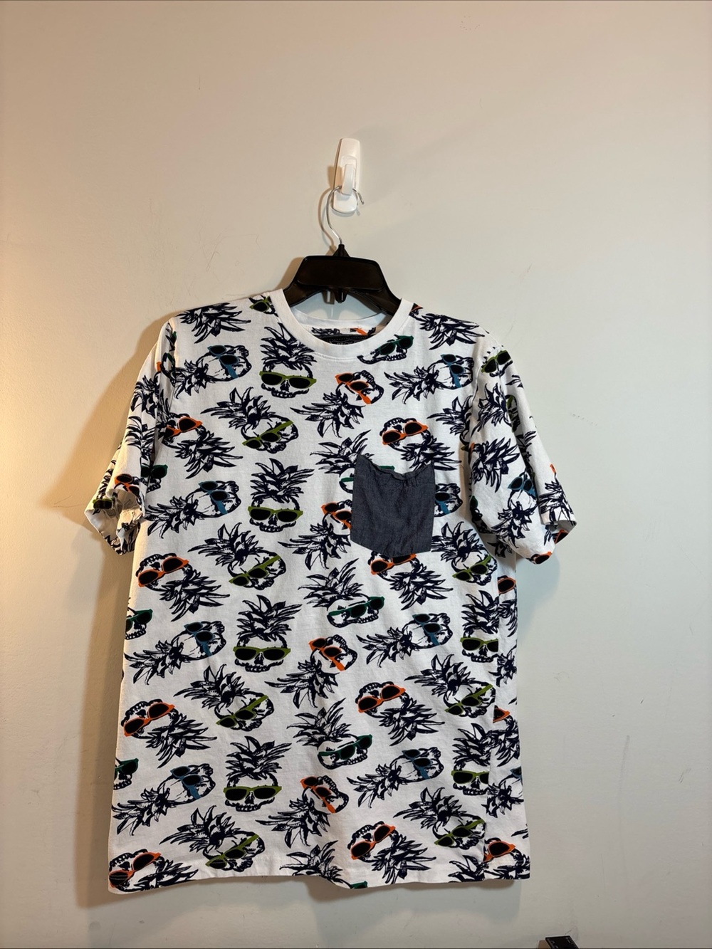 Broken Threads Men's White Pineapple & Sunglasses Print Pocket T-Shirt. 714
